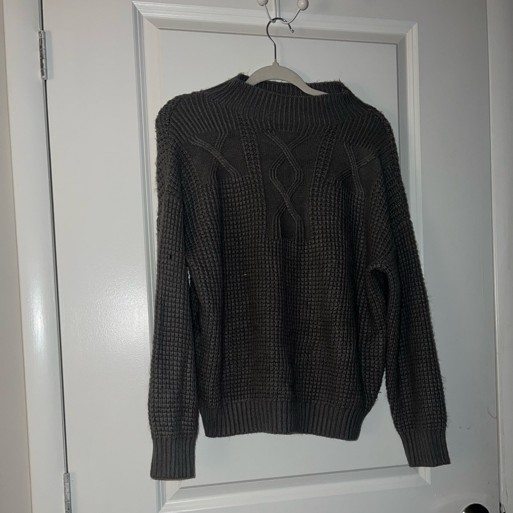Gray Knit Crewneck Sweater with Long Sleeves